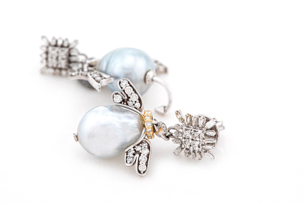 Studio Tara   I   Earrings 18K White Gold With Diamonds And South Sea Baroque Pearl  Length 30Mm And Width 15Mm  ER3738 - Shop Cult Modern