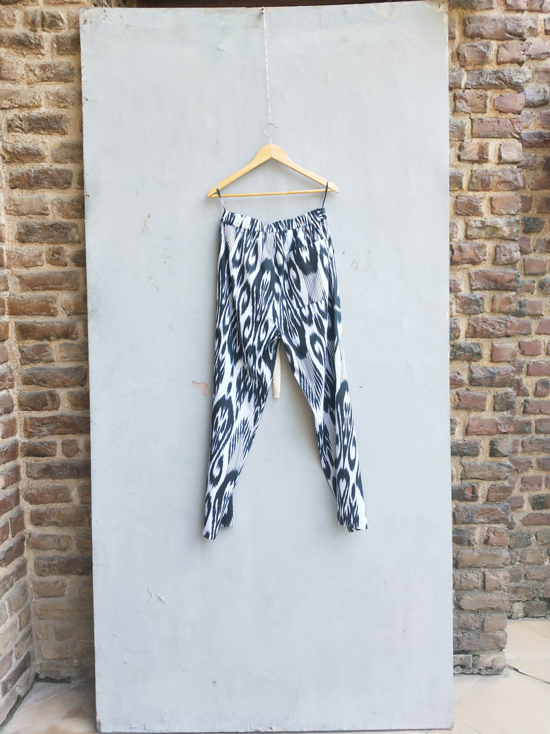 Summer Pants Duro Cotton Silk Ikat Fashion Edit Kai-26 Urvashi Kaur - Shop Cult Modern