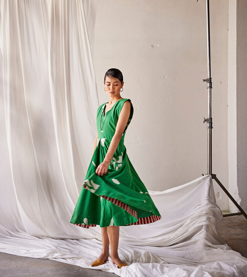 ShopCultModern-KharaKapas-Dress Cotton Printed-Forest Green-Fashion Edit Indian Summer-KW806 ShopCultModern-KharaKapas-Dress Cotton Printed-Forest Green-Fashion Edit Indian Summer-KW806
