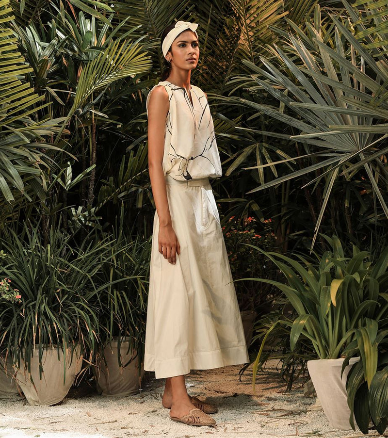 Khara Kapas   -   White skirtTrumpet Lily White skirt Trumpet Lily - Another Day in Paradise - Shop Cult Modern