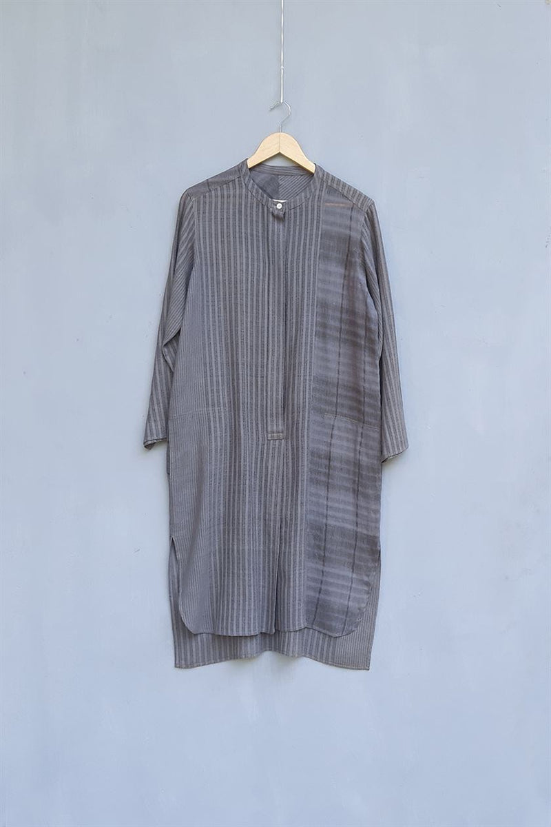 Urvashi Kaur   I    Sengkang ASTRO Tunic handwoven organic cotton slate TESSELLATE- 116 - Shop Cult Modern