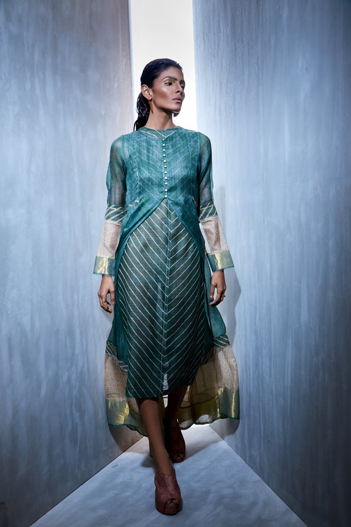 Urvashi Kaur   I   Leheria Linen Shift Dress - Shop Cult Modern
