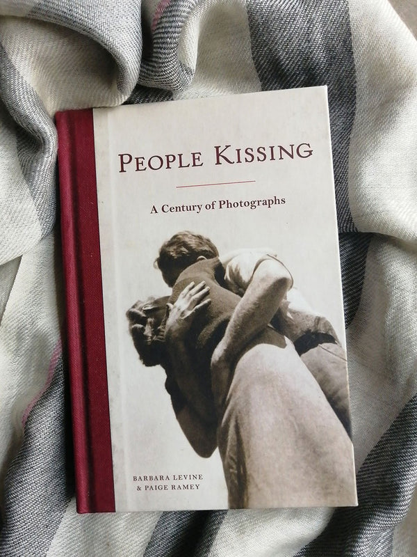 Papress   I   Book : People Kissing â€“ A Century Of Photographs by Barbara Levine, Paige Ramey - Shop Cult Modern