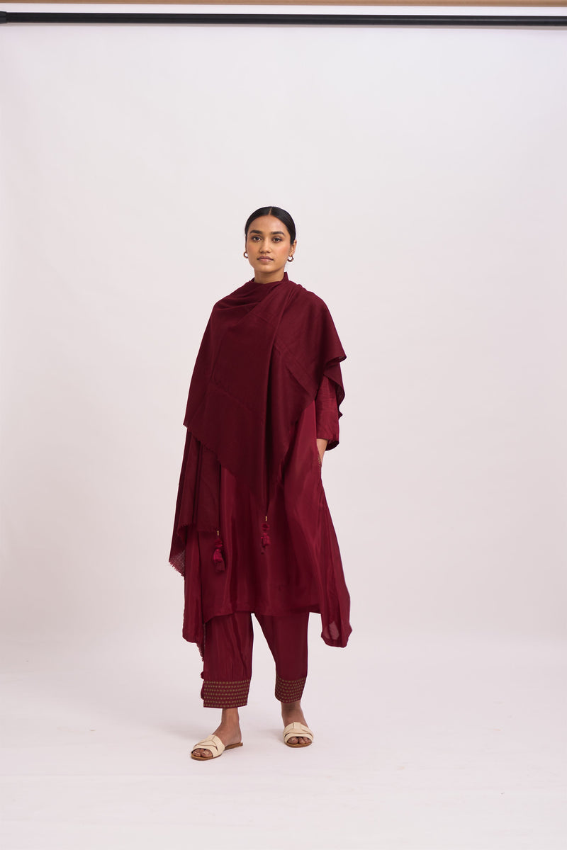 Dot   I   Shawl Karamah woolen  Dark Red SS22-S-7 - Shop Cult Modern