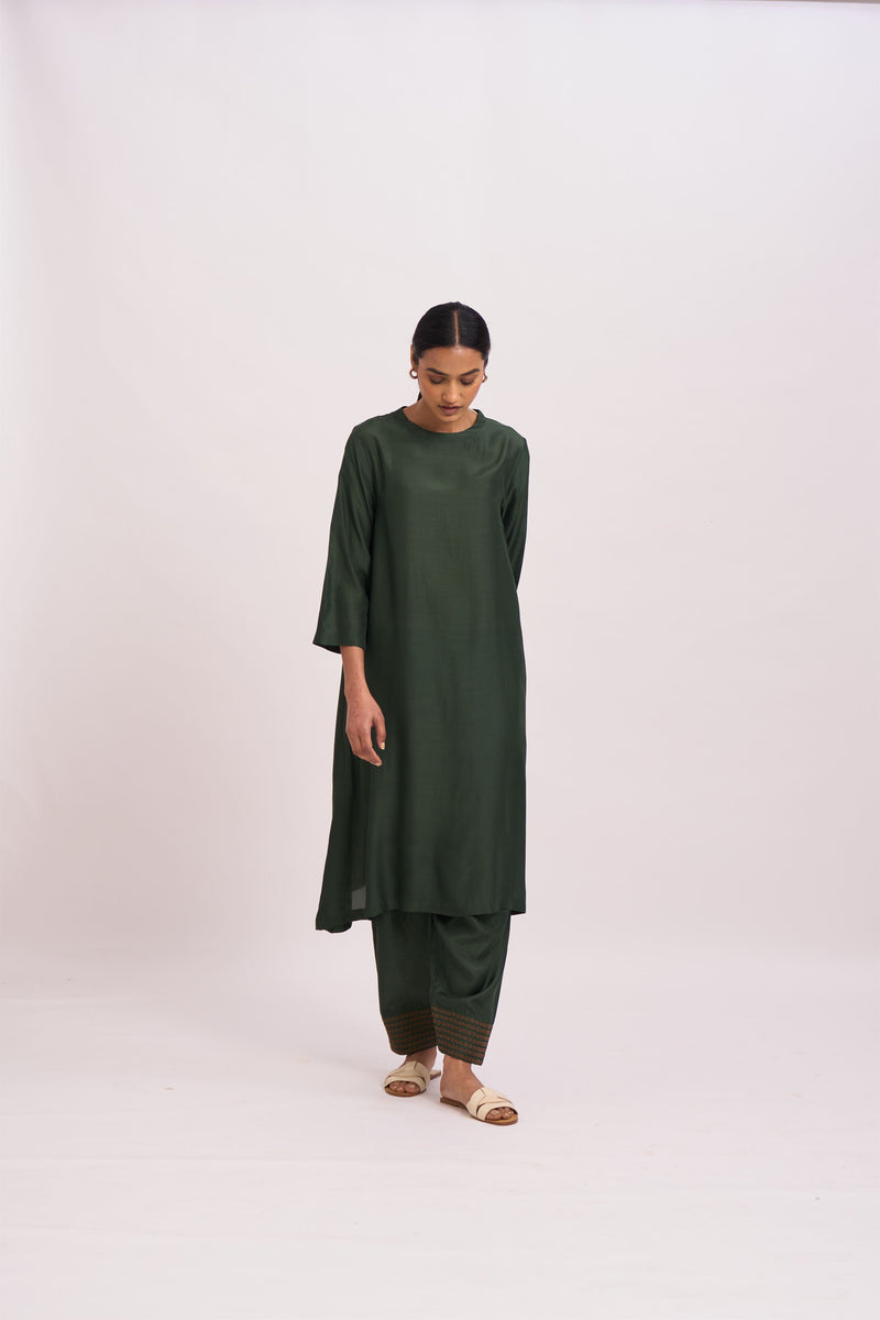 Dot   I   Pocket Style Wakrah Kurta Set Cotton Silk Fabric is used in Kurta set Deep Green  SS22-PS-DG - Shop Cult Modern
