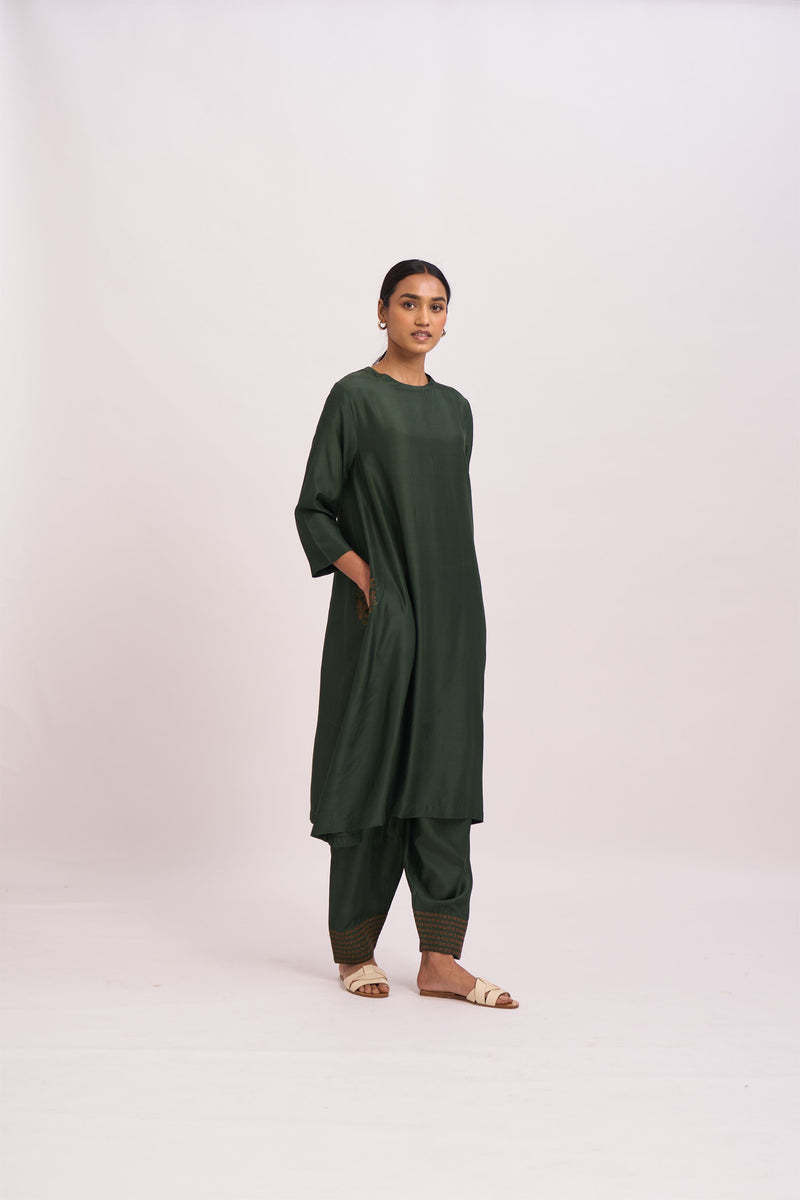 Dot   I   Pocket Style Wakrah Kurta Set Cotton Silk Fabric is used in Kurta set Deep Green  SS22-PS-DG - Shop Cult Modern