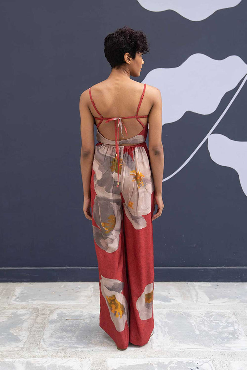 YAM   I   Gijon RED POPPIES JUMPSUIT 1

(JUMPSUIT) SILK RED YAMBILLIE21 - Shop Cult Modern