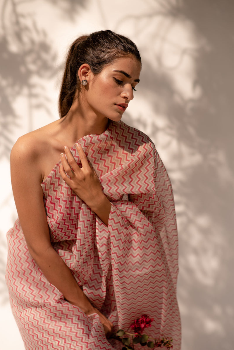 Kapardara - Zephyr Saree - Silk Organza - Handblock print - Rose Water Zig Zag - Shop Cult Modern