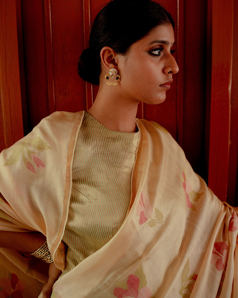 Suparna Som baagaan 2.0 sari 48 inch width by 5.5 meter length Light gold silk - delivery Time 8 weeks Festive 22 LOOK-18 - Shop Cult Modern