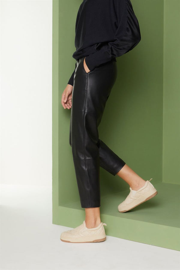 Perona   I   Womens-Outerwear-Pant-Kyra Pwa-Fv21-7914-26-Black   AS8215 - Shop Cult Modern