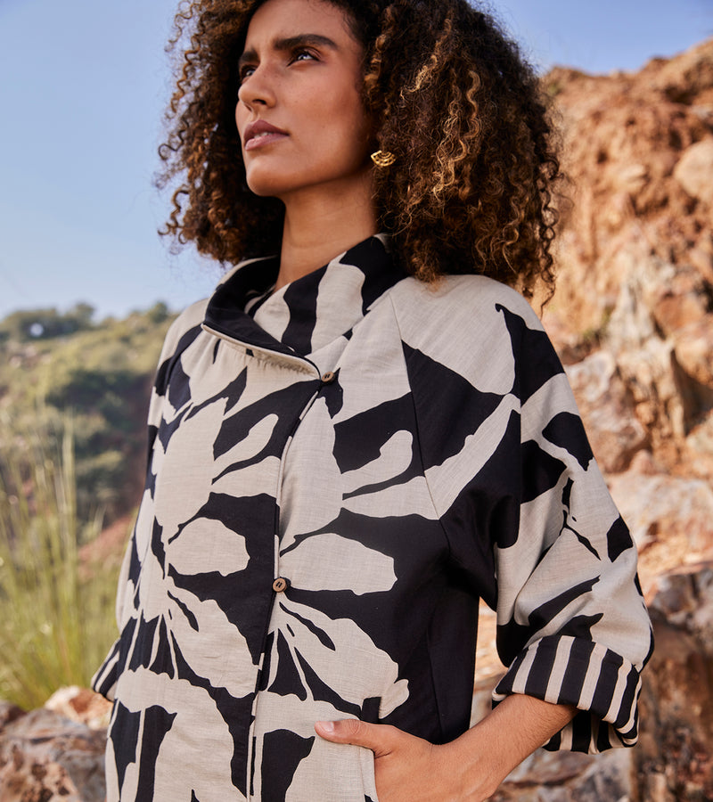 Khara Kapas Ebony's Desire Jacket Twill Weave Cotton  Black and Off-white KW666 - Shop Cult Modern