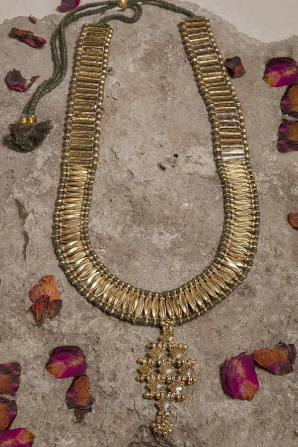 House Of Tuhina  -   Necklace (Reversible) Casting Metal Plated With Gold Color Along With Cotton Thread Jewellery A - Shop Cult Modern
