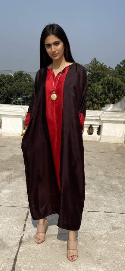 Hanshu   I    Monk Kaftan Red Black - Shop Cult Modern
