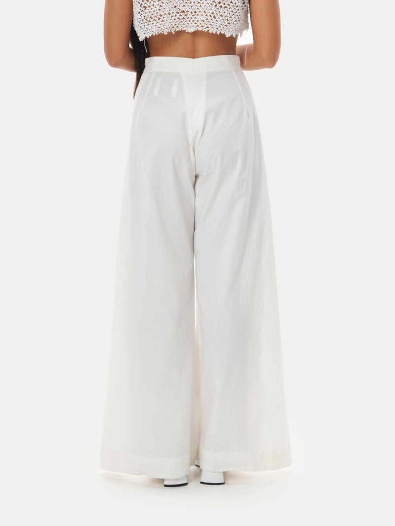 Naushad Ali   I   Box-pleated pantsWhite Signature Spring Summer 2072 White Poplin NA SS22 W31P - Shop Cult Modern