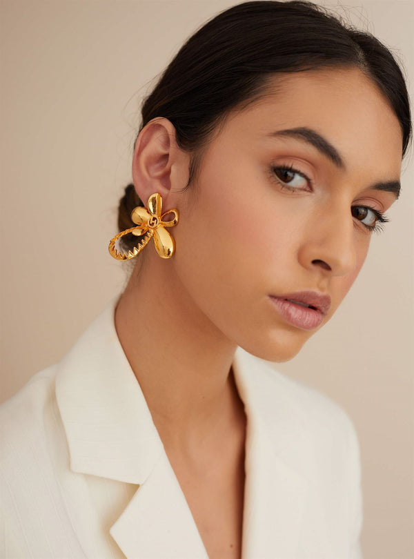 Outhouse   I   Oh Poppi Canal Street Tuberose Stud Earrings Brass, Gold Accessories OHAW21EA031 - Shop Cult Modern