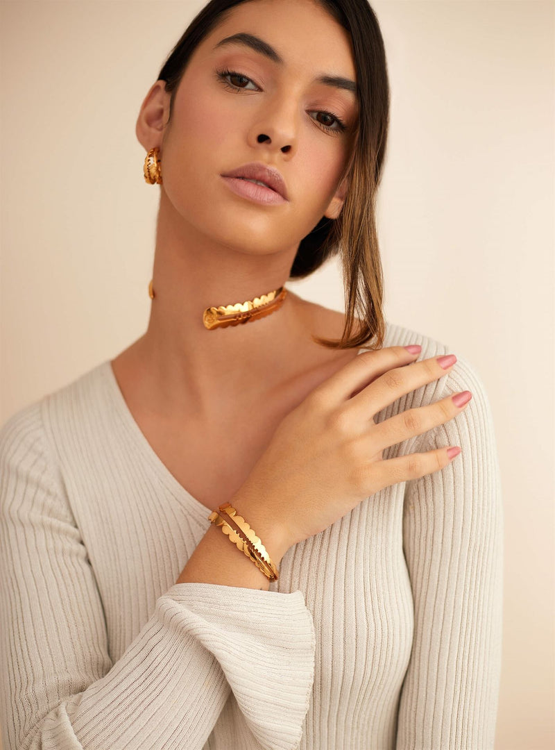 Outhouse   I   OH The Santy Alley Acuti Handcuff Bracelet In Gold Brass Gold Accessories  OHAW21HC701 - Shop Cult Modern