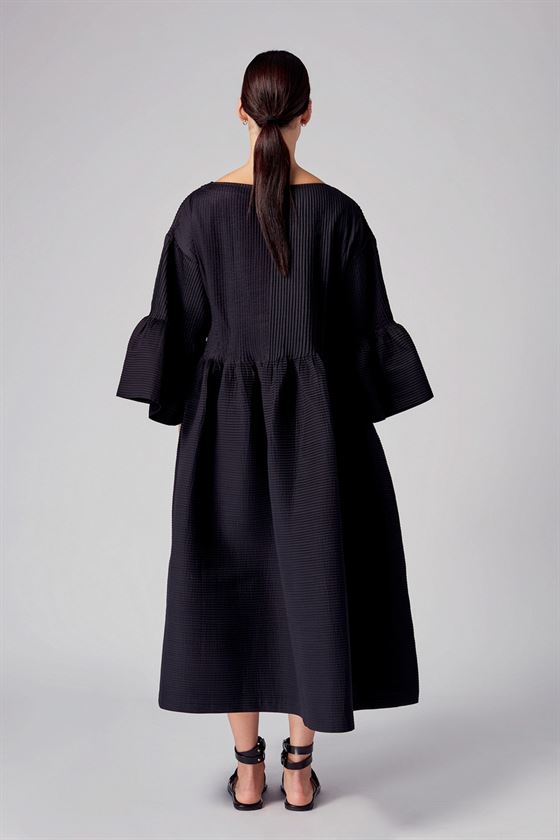 Rajesh Pratap Singh   I   Hamira peplum pleated dress
  Black  4FL-110
  Women classic collection - Shop Cult Modern