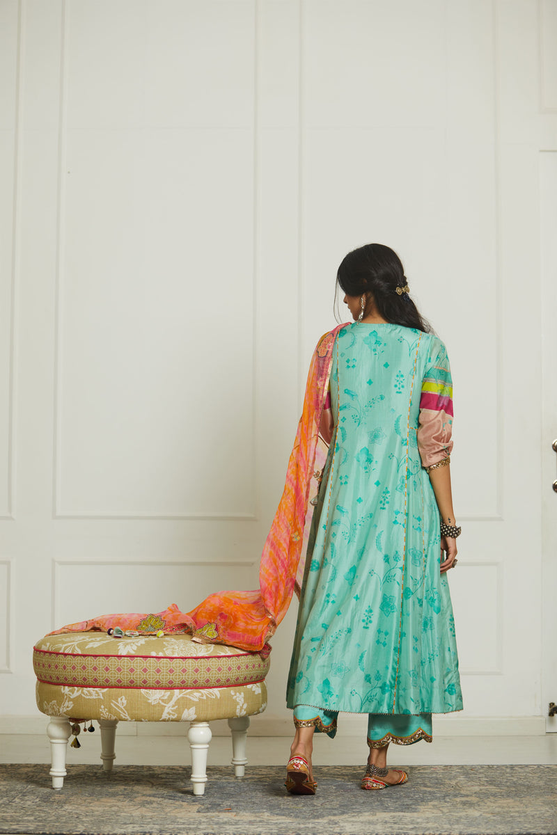 palazzo Pants | Suits indian | Kurti | Pantalones | Suit | Salwar pants |  Kurta |Trousers | indi… | Long kurti designs, Kurti designs party wear,  Silk kurti designs