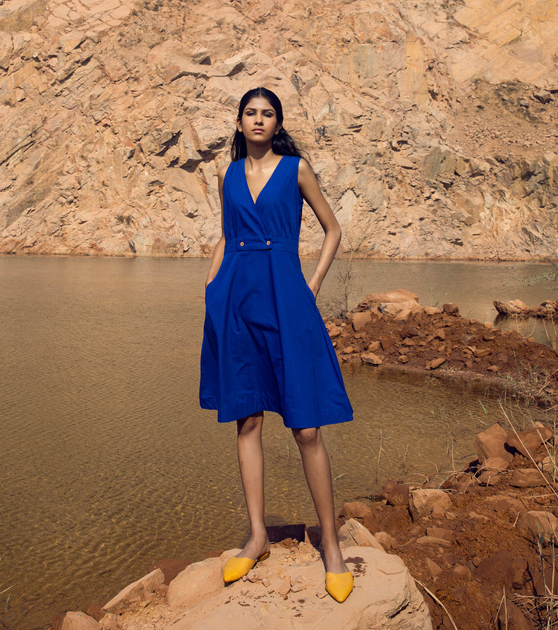 electric blue summer dress Electric Blue Gathered Metal Trim Short Sleeve Midi Dress Small